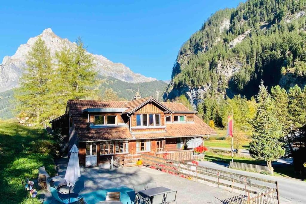 Cozy Apartment In Vintage House In Kandersteg Exterior photo